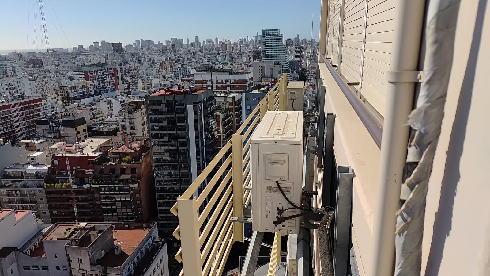 Instalación de split en dormitorio